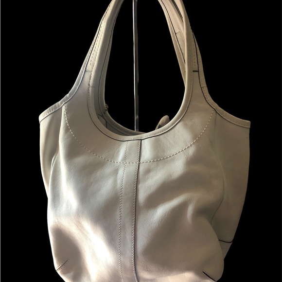 coach legacy leather handbag EUC - Picture 2 of 8